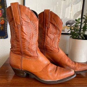 Vintage 80s women’s Capezio shortie cowboy boots size 7.5ish